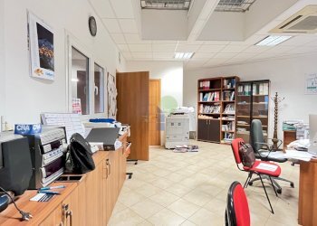 uffici - Locale Commerciale Via Cimarosa 191, Livorno - foto 4