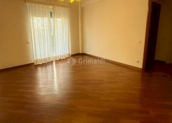 PHOTO-2025-12-06-18-04-15[4].jpg - Trilocale Via Arturo Graf 52, Roma - foto 3