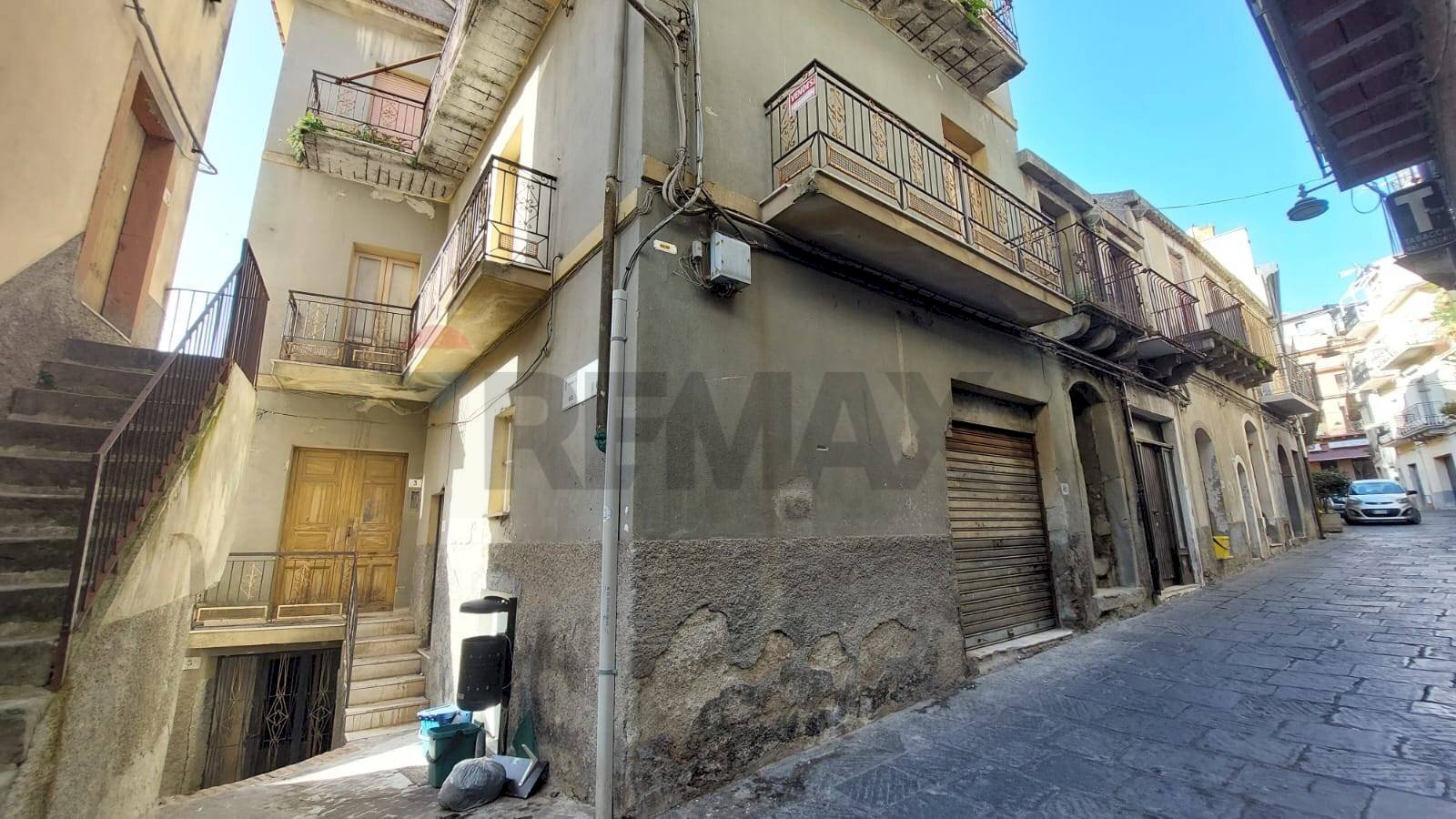 Edificio all\'aperto - Independent house san crispino
 
1, Motta Camastra - photo 2