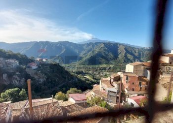 Vista delle montagne - Casa indipendente san crispino
 
1, Motta Camastra - foto 6