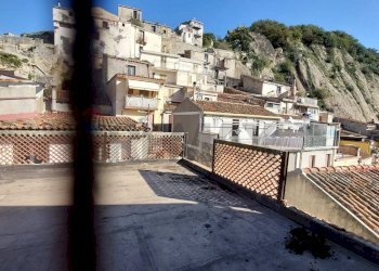 Edificio all\'aperto - Casa indipendente san crispino
 
1, Motta Camastra - foto 8