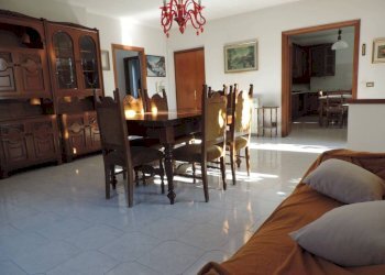 Salone - Trilocale via Roma, 162, Fara in Sabina - foto 2