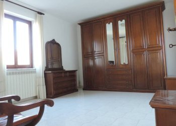 Camera da letto - Trilocale via Roma, 162, Fara in Sabina - foto 8