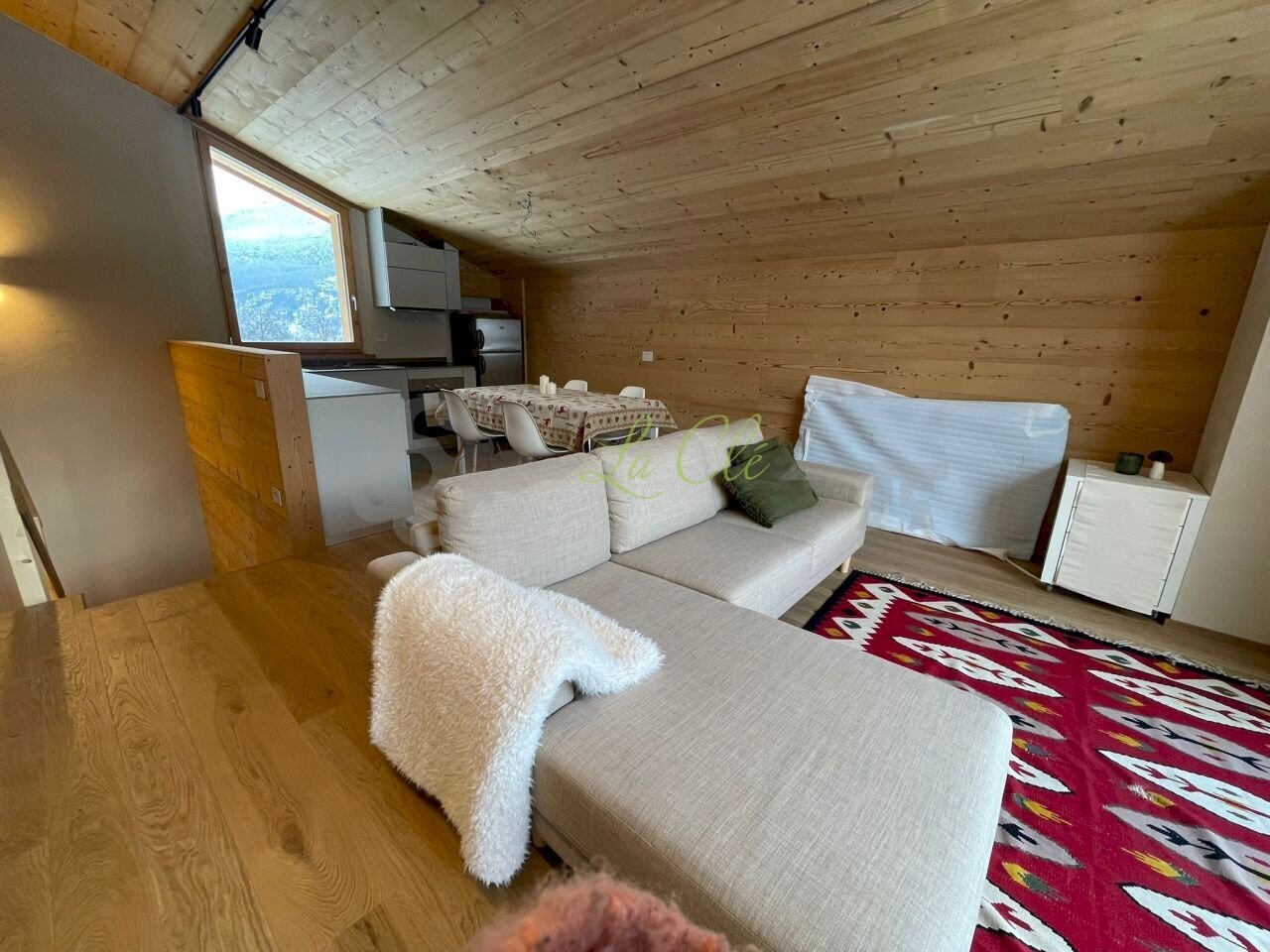 AFFITTO VERRAND - SOGGIORNO, ZONA PRANZO E ANGOLO - Three-room apartment Prè-Saint-Didier - photo 3