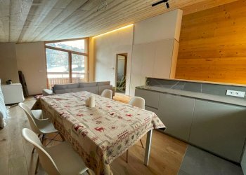 AFFITTO VERRAND - SOGGIORNO, ZONA PRANZO E ANGOLO - Trilocale Prè-Saint-Didier - foto 5