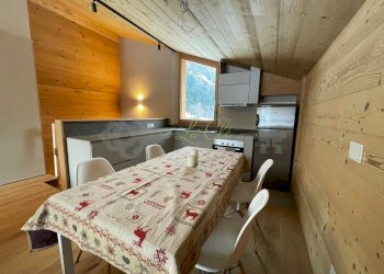 AFFITTO VERRAND - SOGGIORNO, ZONA PRANZO E ANGOLO - Trilocale Prè-Saint-Didier - foto 6