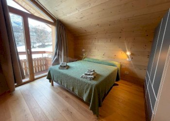 AFFITTO VERRAND - CAMERA MATRIMONIALE PADRONALE - Trilocale Prè-Saint-Didier - foto 10