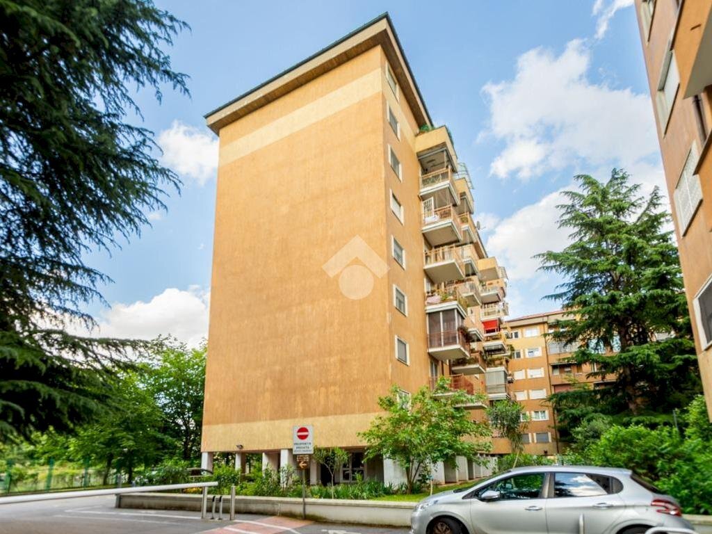 Four-room apartment Viale Giovanni Suzzani, Milano (neighborhood Bicocca) - photo 1