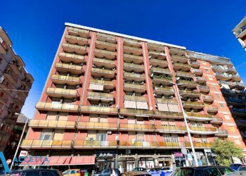 facciata - Trilocale Piazza Pio X 42, Taranto - foto 26