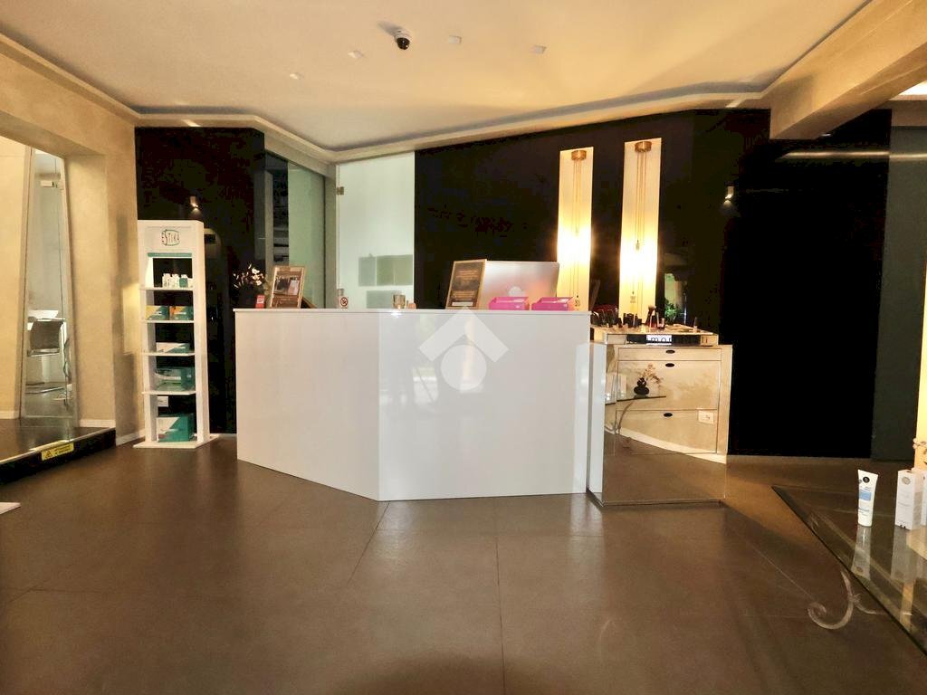 Commercial Activity Via Fratelli Cervi, Reggio nell'Emilia - photo 1