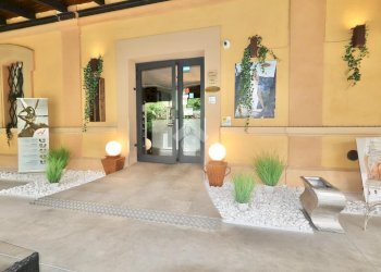 Commercial Activity Via Fratelli Cervi, Reggio nell'Emilia - photo 3