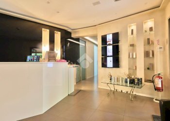 Commercial Activity Via Fratelli Cervi, Reggio nell'Emilia - photo 7