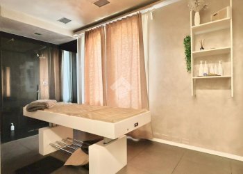 Commercial Activity Via Fratelli Cervi, Reggio nell'Emilia - photo 10