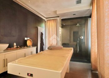 Commercial Activity Via Fratelli Cervi, Reggio nell'Emilia - photo 13