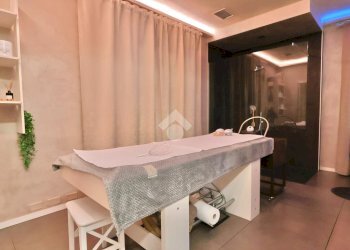 Commercial Activity Via Fratelli Cervi, Reggio nell'Emilia - photo 18