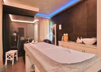 Commercial Activity Via Fratelli Cervi, Reggio nell'Emilia - photo 19