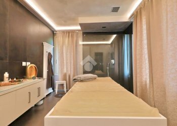 Commercial Activity Via Fratelli Cervi, Reggio nell'Emilia - photo 23