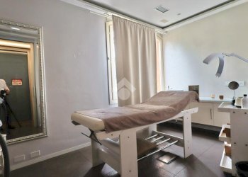 Commercial Activity Via Fratelli Cervi, Reggio nell'Emilia - photo 30