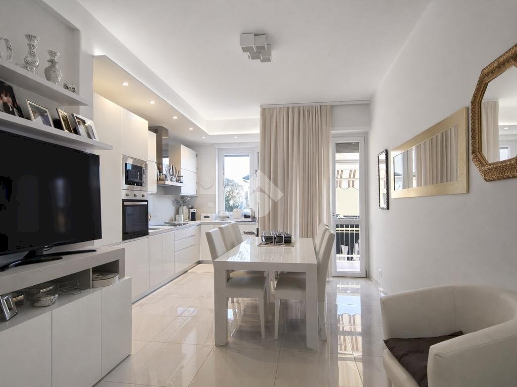 Three-room apartment Via Giovenale Boetto, Bra - photo 1