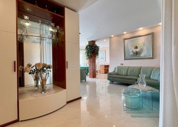 Foto 2 - Trilocale VIALE TUNISI
 
12, Siracusa - foto 2