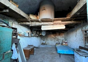 Foto 2 - Magazzino Via Montecavallo
 
6, Palombara Sabina - foto 2