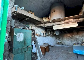 Foto 3 - Magazzino Via Montecavallo
 
6, Palombara Sabina - foto 3