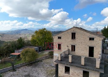 Foto 1 - Independent house Via Vincenzo Bellini, Falerone - photo 1