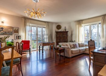 Sala da pranzo - Trilocale via Grigna, 3, Carnate - foto 1