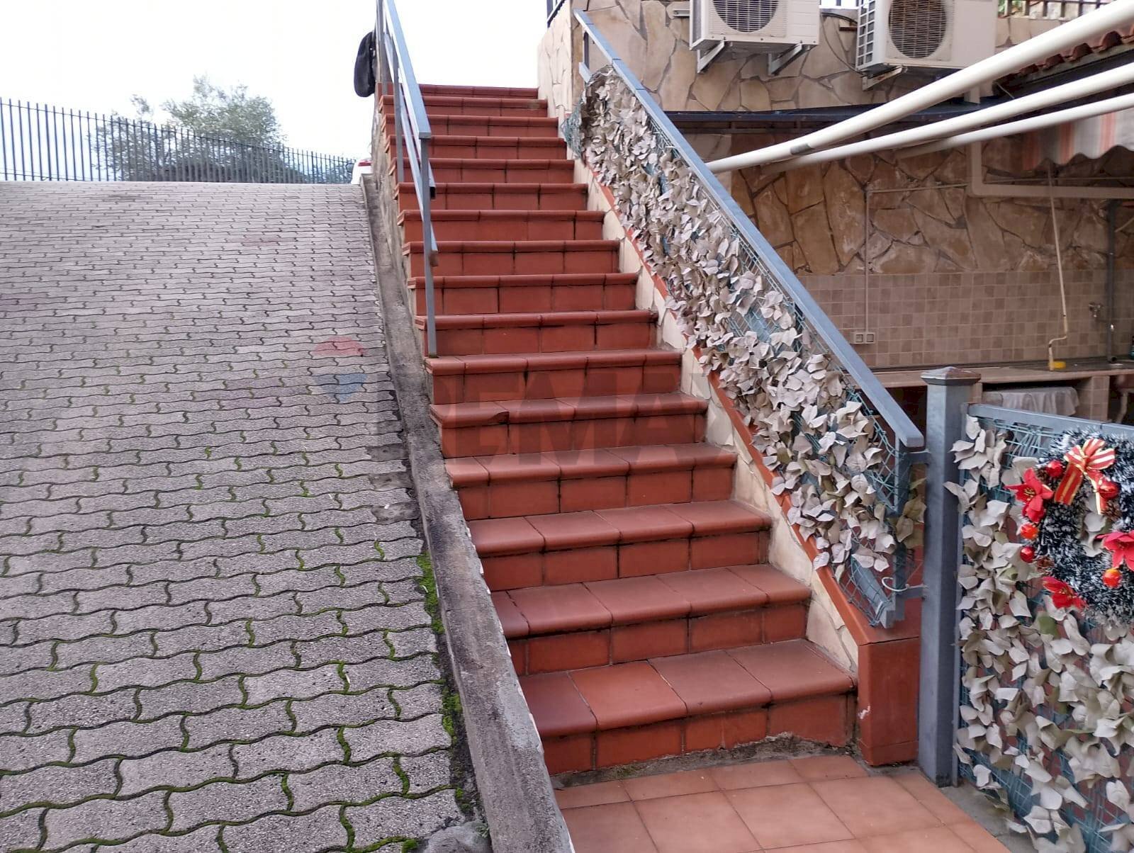 Scale - Casa semi indipendente Via Sant' Anna
 
13-9, Mascali - foto 3