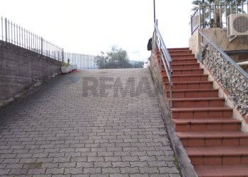 Scale - Casa semi indipendente Via Sant' Anna
 
13-9, Mascali - foto 2