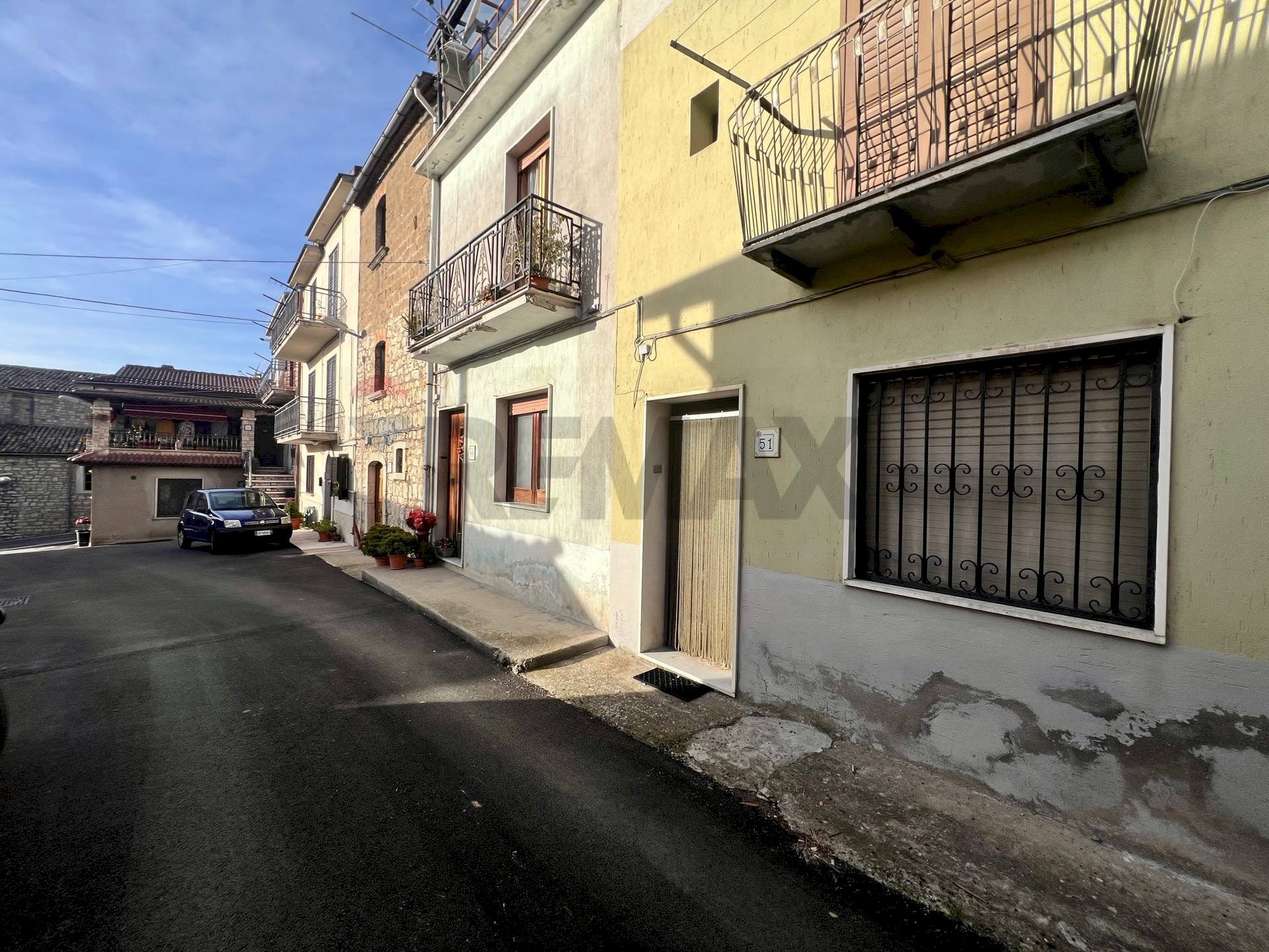 Edificio all\'aperto - Semi-detached house Largo San Donato
 
51, Fragneto Monforte - photo 1