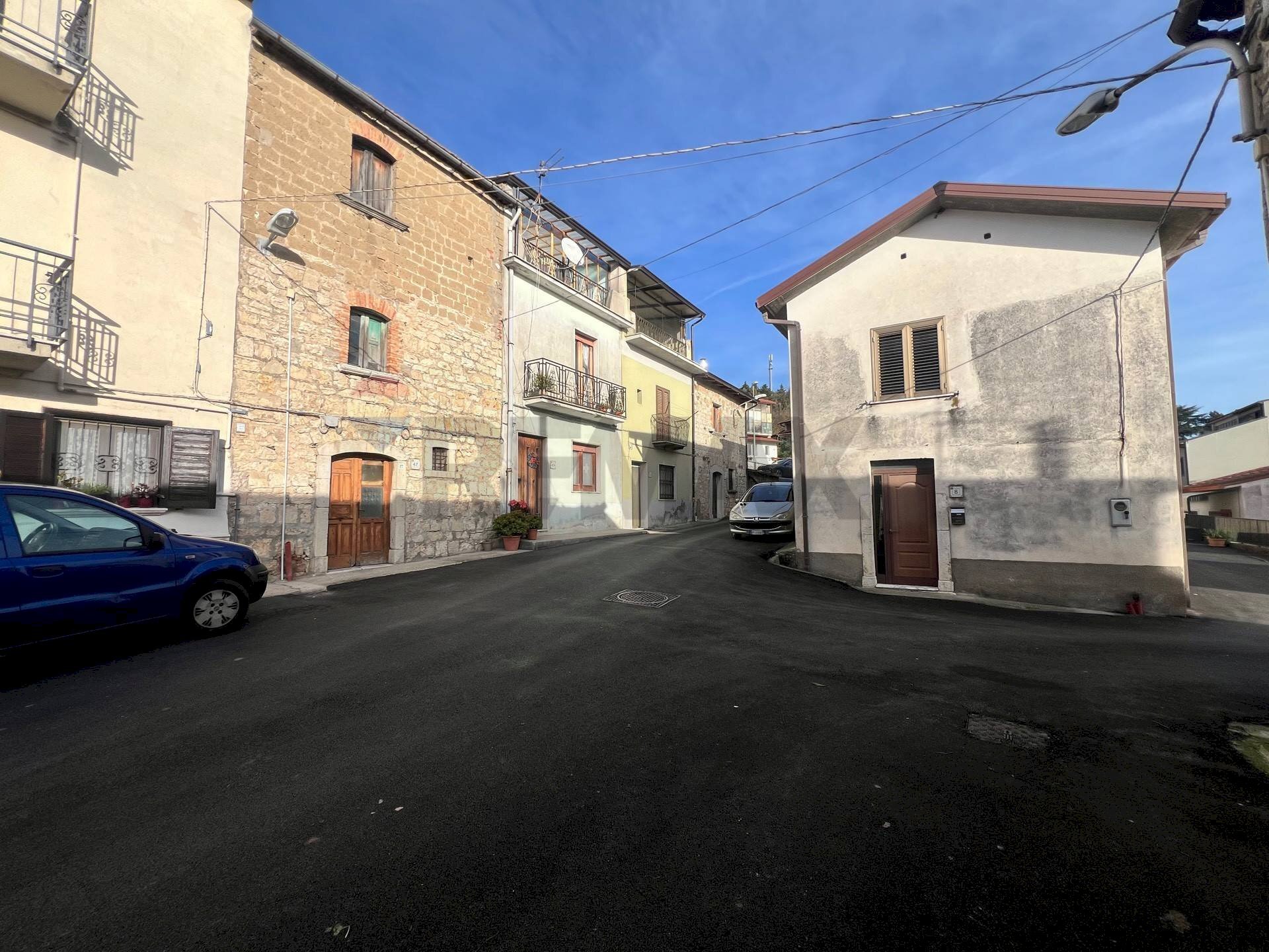 Edificio all\'aperto - Semi-detached house Largo San Donato
 
51, Fragneto Monforte - photo 3