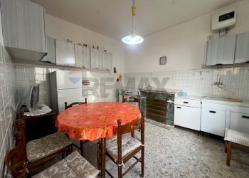 Cucina - Casa semi indipendente Largo San Donato
 
51, Fragneto Monforte - foto 4