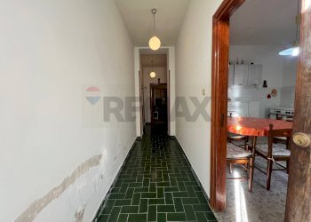 Hall / corridoio - Casa semi indipendente Largo San Donato
 
51, Fragneto Monforte - foto 6