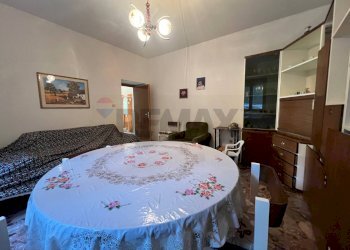 Sala da pranzo - Casa semi indipendente Largo San Donato
 
51, Fragneto Monforte - foto 8