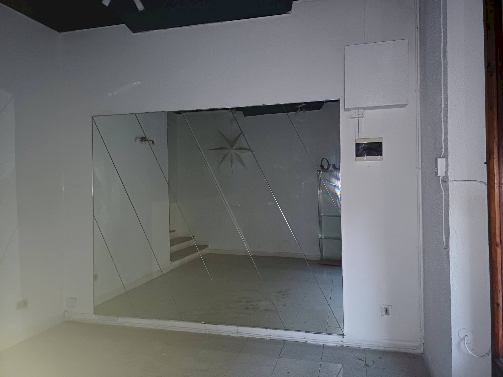 Foto 2 - Attività Commerciale piazza vittorio emanuele
 
1, Bientina - foto 2