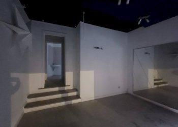 Foto 3 - Attività Commerciale piazza vittorio emanuele
 
1, Bientina - foto 3