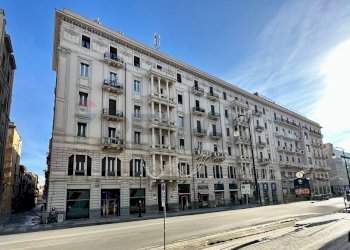 Edificio all\'aperto - Office via Roma
 
325, Palermo - photo 3