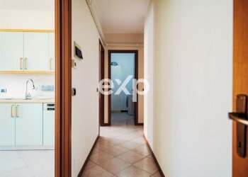 CORRIDOIO - Three-room apartment Via Giovanni Pacini, Seregno - photo 9