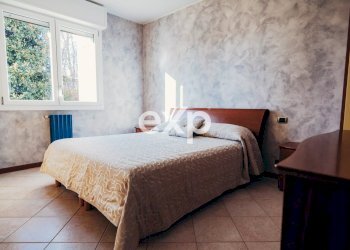 CAMERA DA LETTO - Three-room apartment Via Giovanni Pacini, Seregno - photo 17