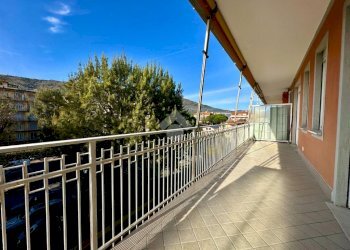 Two-room apartment Via Martiri della Libertà, Andora - photo 2