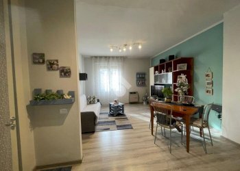 Casa indipendente Via Fratelli Manfredi, Castelnovo di Sotto - foto 9