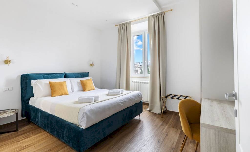 Camera da letto - Three-room apartment via Domenico Fontana, 40, Roma - photo 2