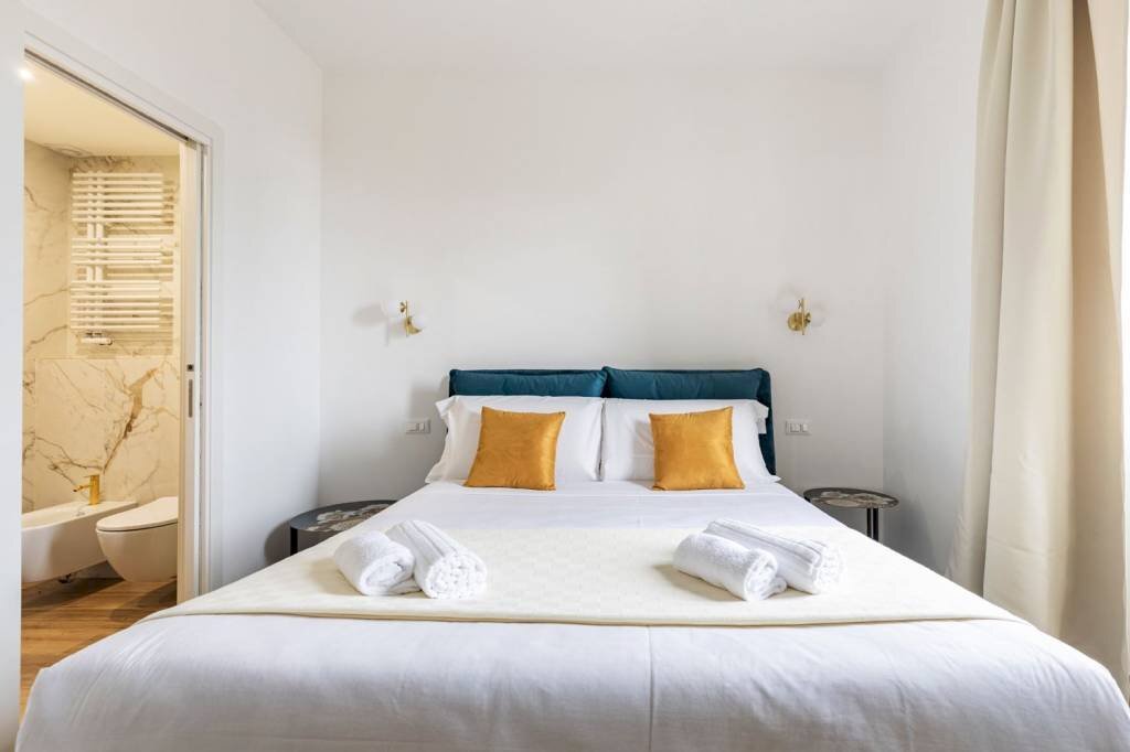 Camera da letto - Three-room apartment via Domenico Fontana, 40, Roma - photo 3