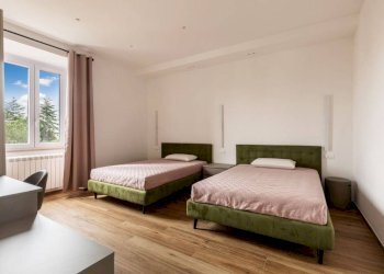 Camera da letto - Three-room apartment via Domenico Fontana, 40, Roma - photo 11