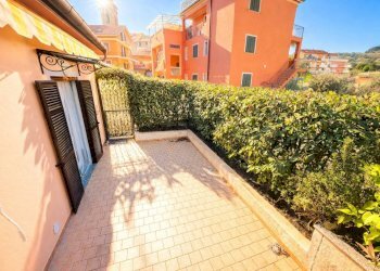 Foto 12 - Villa Via Michele Albavera
 
7, San Bartolomeo al Mare - foto 12