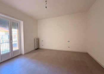 Camera da letto - Bilocale via Guglielmo Baldessano, 41, Carmagnola - foto 25