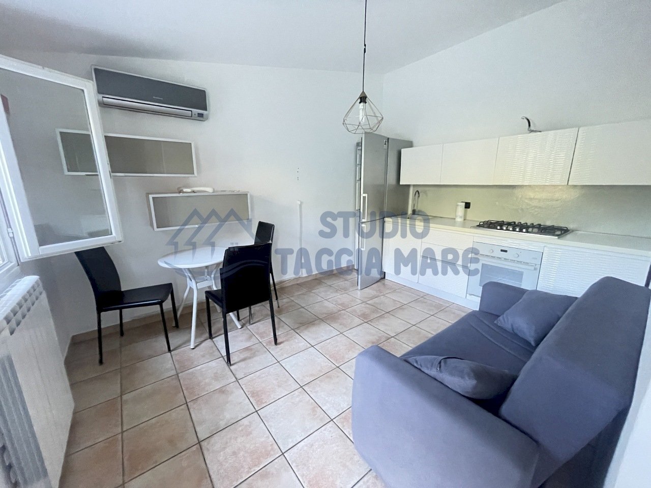 IMG_7932.JPG - Porzione di casa Strada per i Piani, Castellaro - foto 2