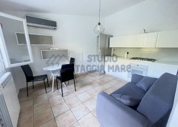 IMG_7932.JPG - Porzione di casa Strada per i Piani, Castellaro - foto 2