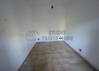 IMG_7940.JPG - Porzione di casa Strada per i Piani, Castellaro - foto 6